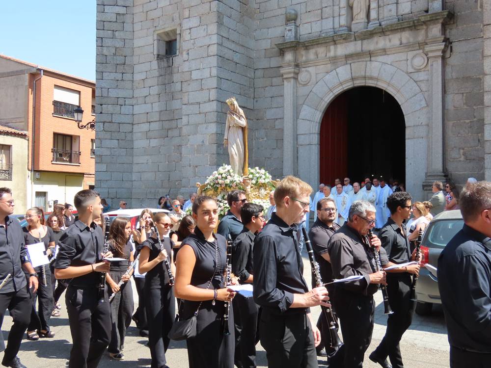 Himnos para Santa María Reina en Peñaranda de Bracamonte