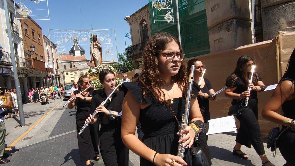 Himnos para Santa María Reina en Peñaranda de Bracamonte