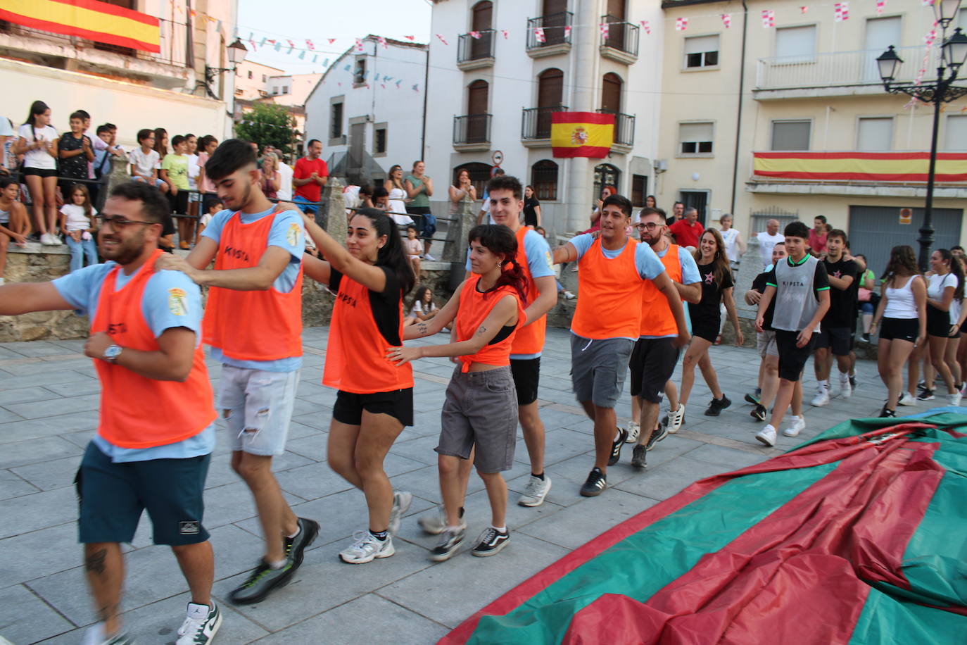 Las peñas disfrutan con las fiestas de Ledrada