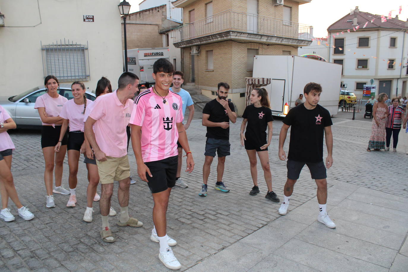 Las peñas disfrutan con las fiestas de Ledrada