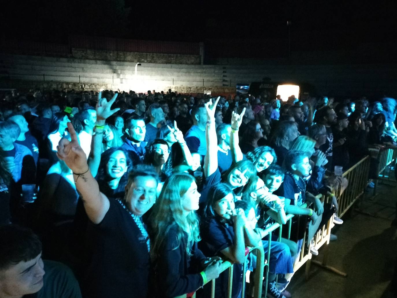 Los Santos disfruta de una completa noche de rock