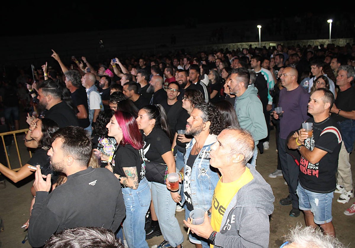 Los Santos disfruta de una completa noche de rock