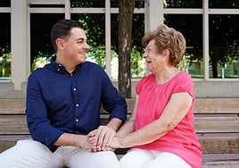 Juan Burguera y Teresa Scheuren, nieto y abuela, representan dos historias diferentes sobre inmigración.