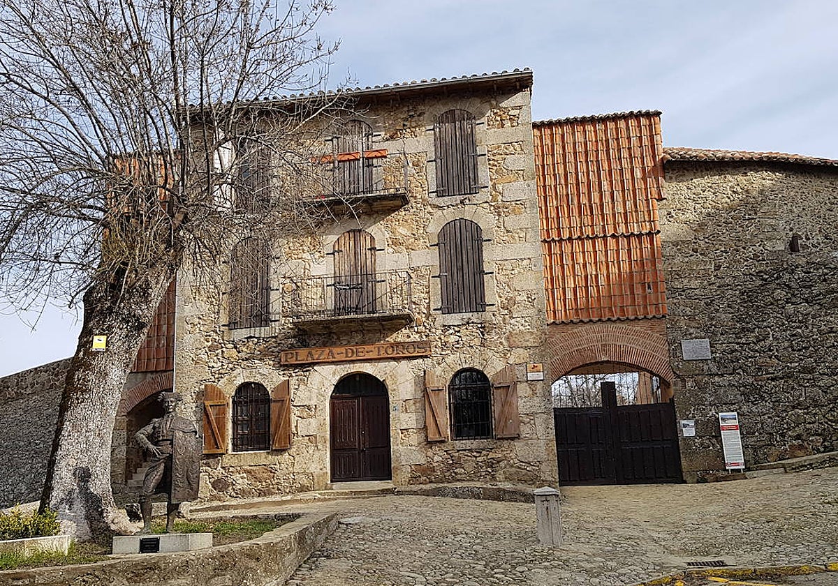 Imagen de la fachada principal de La Ancianita de Béjar.