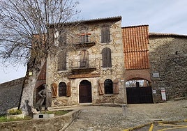 Imagen de la fachada principal de La Ancianita de Béjar.