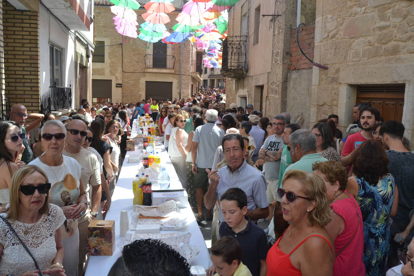 San Bartolo recibe el calor de los vecinos de Aldeadávila
