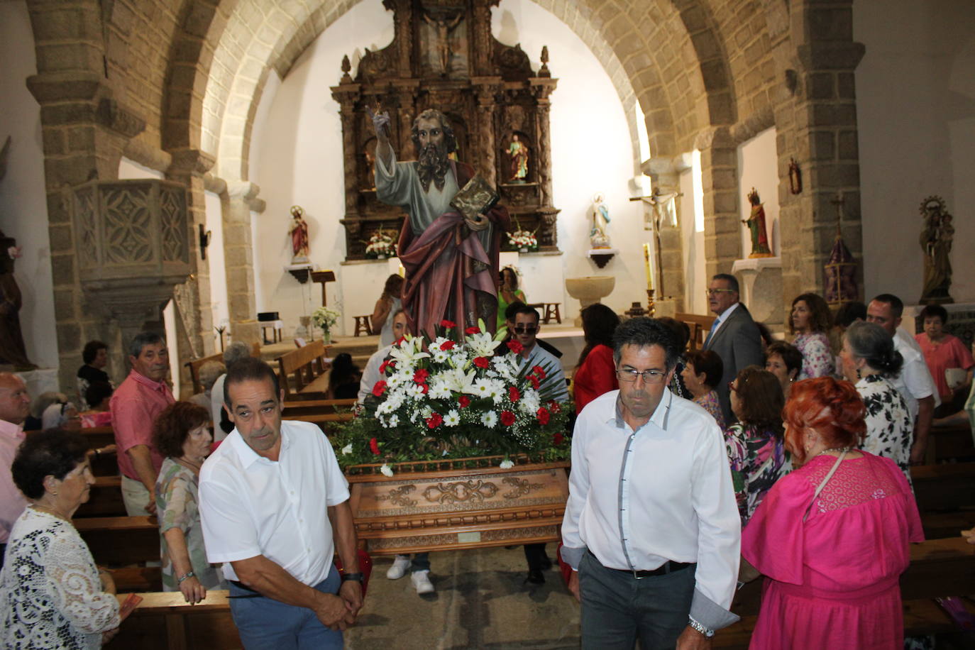 Los Santos acompaña a San Bartolo en el día grande de su fiesta