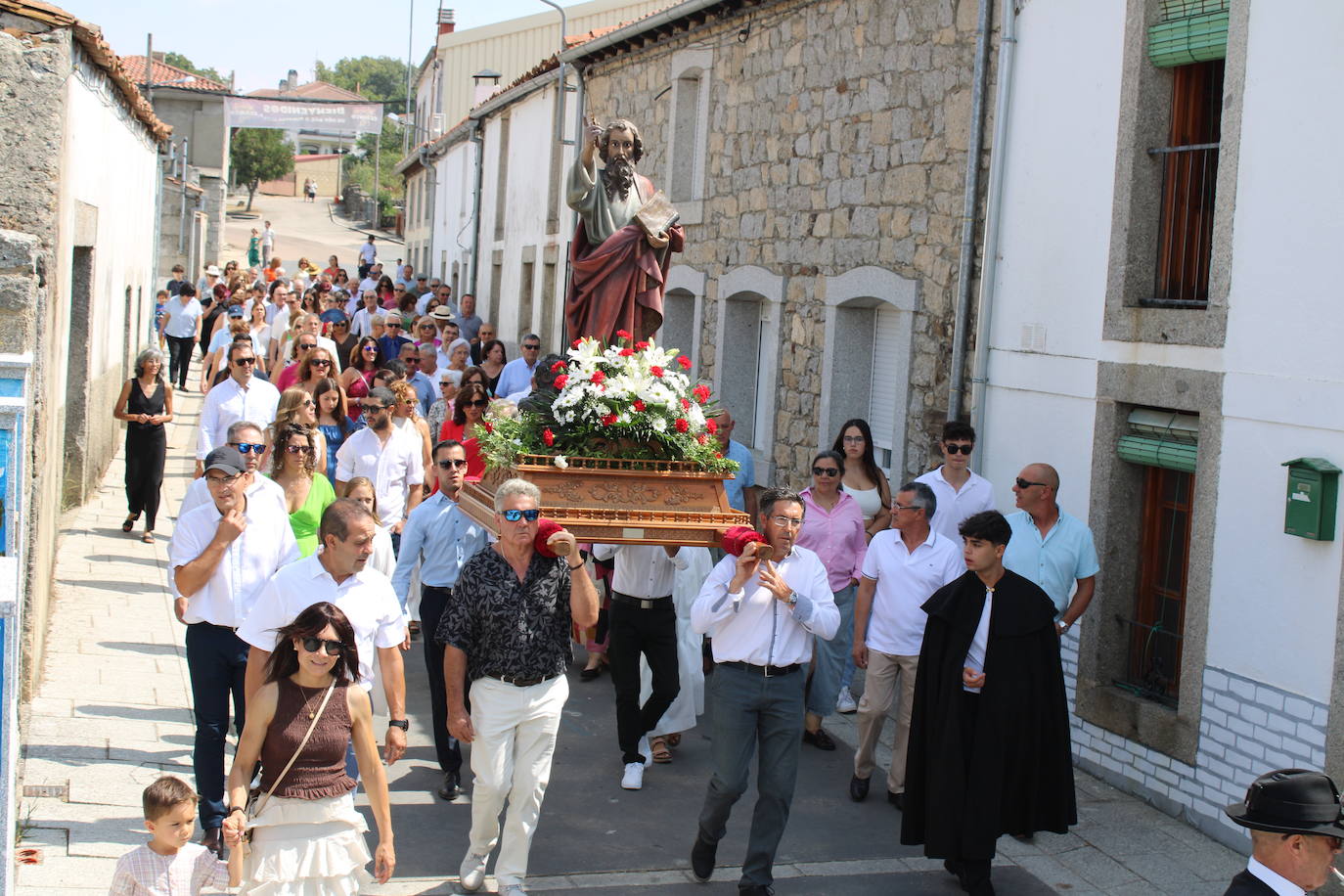 Los Santos acompaña a San Bartolo en el día grande de su fiesta