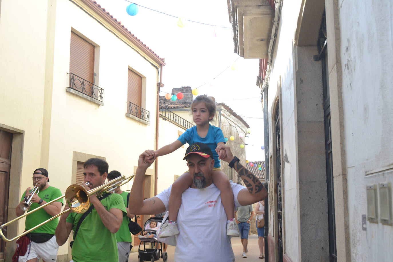 Lumbrales celebra un encierro vibrante