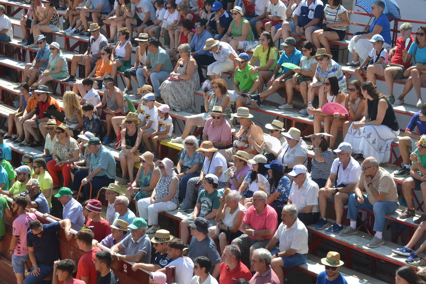 Lumbrales celebra un encierro vibrante