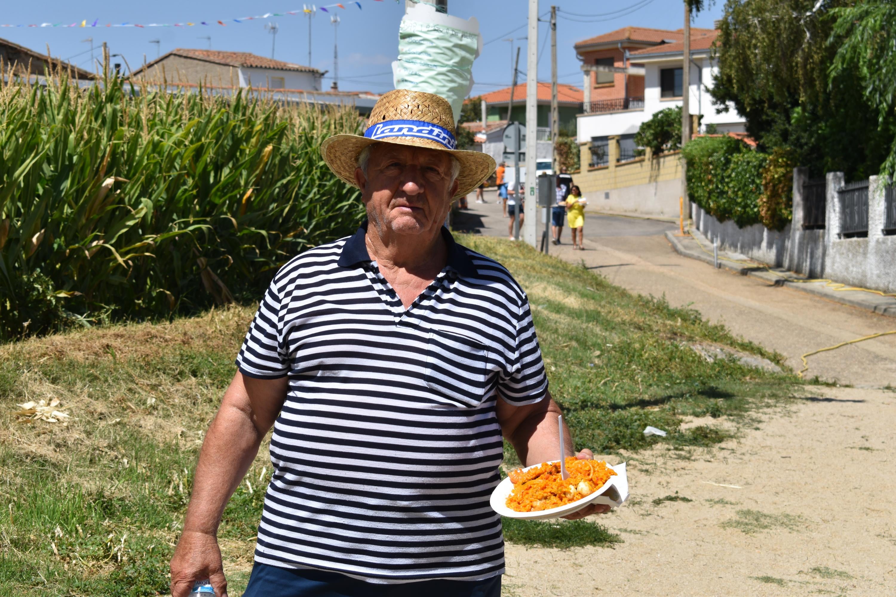 Villagonzalo de Tormes dice adiós a sus fiestas a la sombra de los árboles