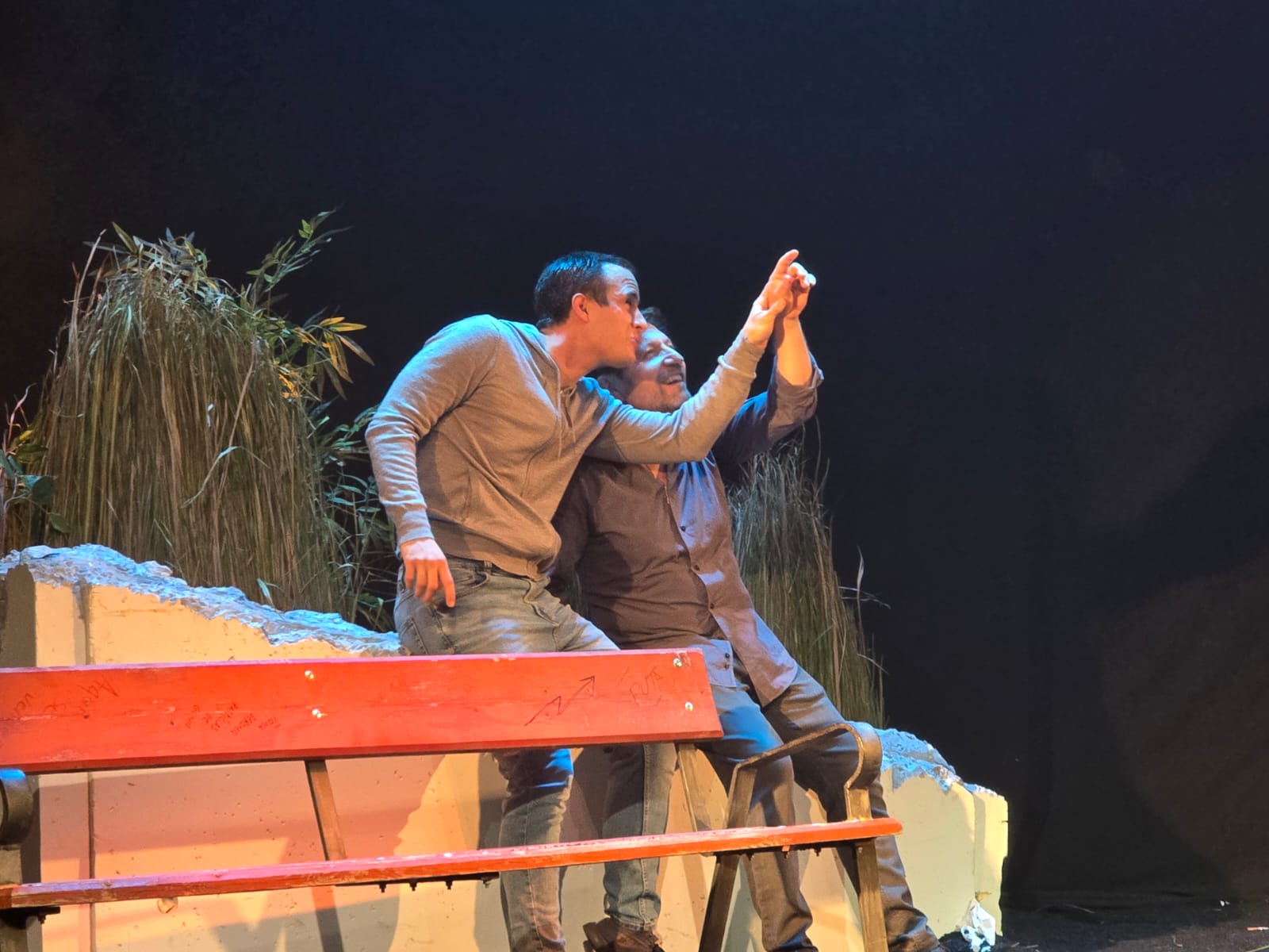 Las danzas tradicionales arrancan las primeras ovaciones de la Feria de Teatro