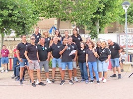 La peña 'Los Piratas' durante el pregón