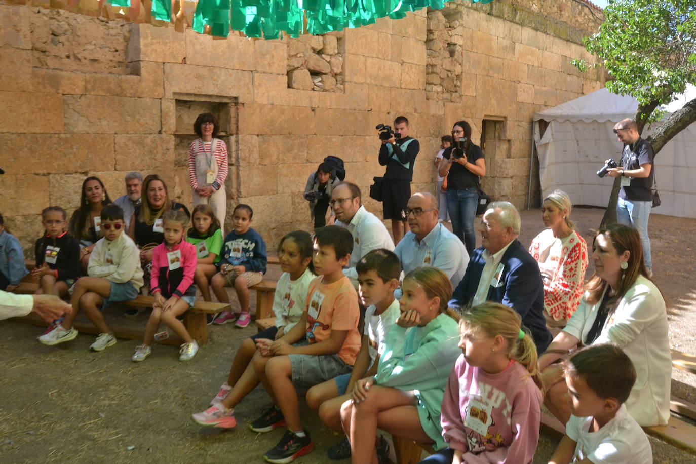 Los futuros espectadores se divierten en la Feria de Teatro