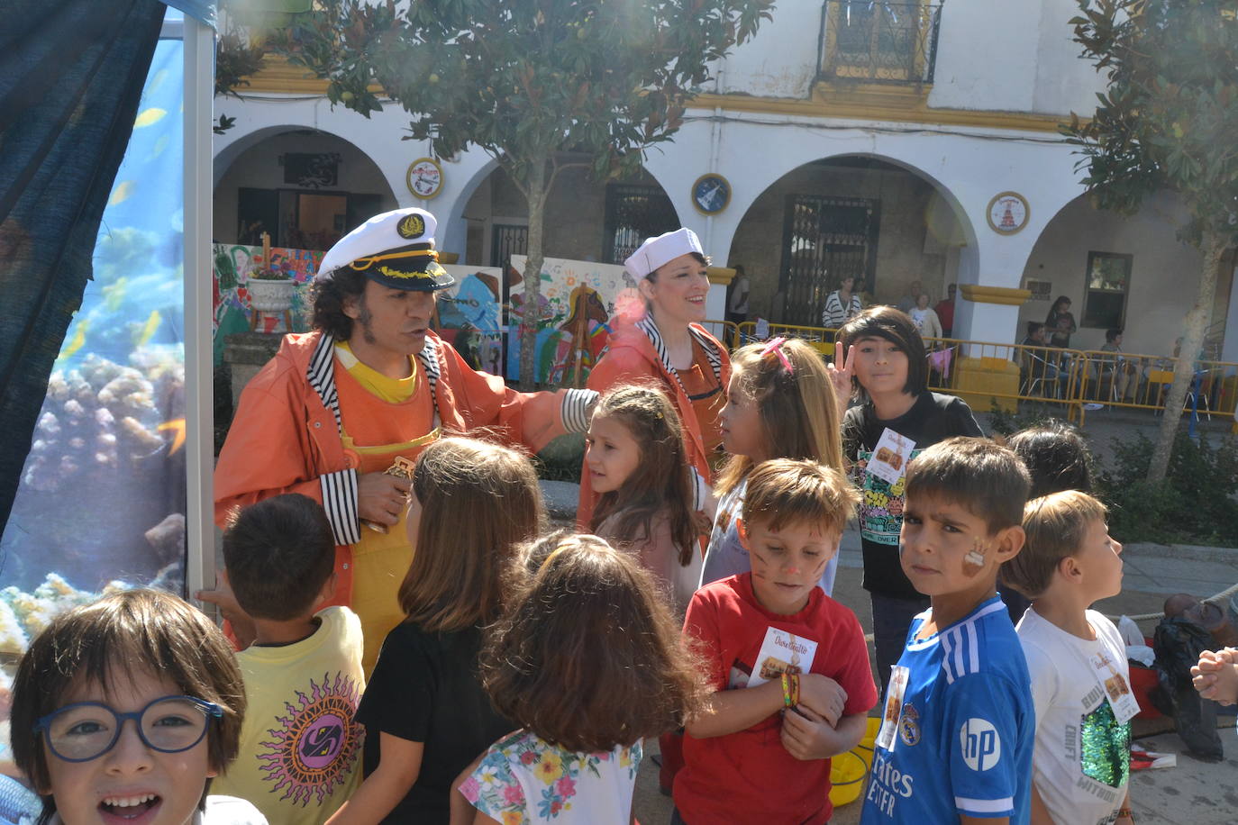 Los futuros espectadores se divierten en la Feria de Teatro