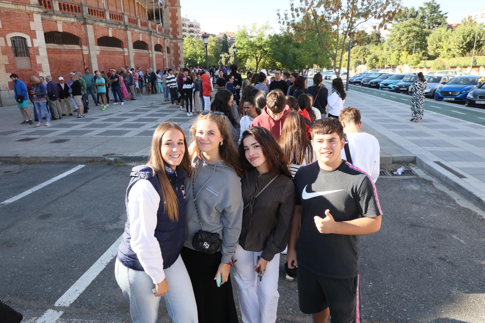Locura en La Glorieta para conseguir entradas para la Feria taurina