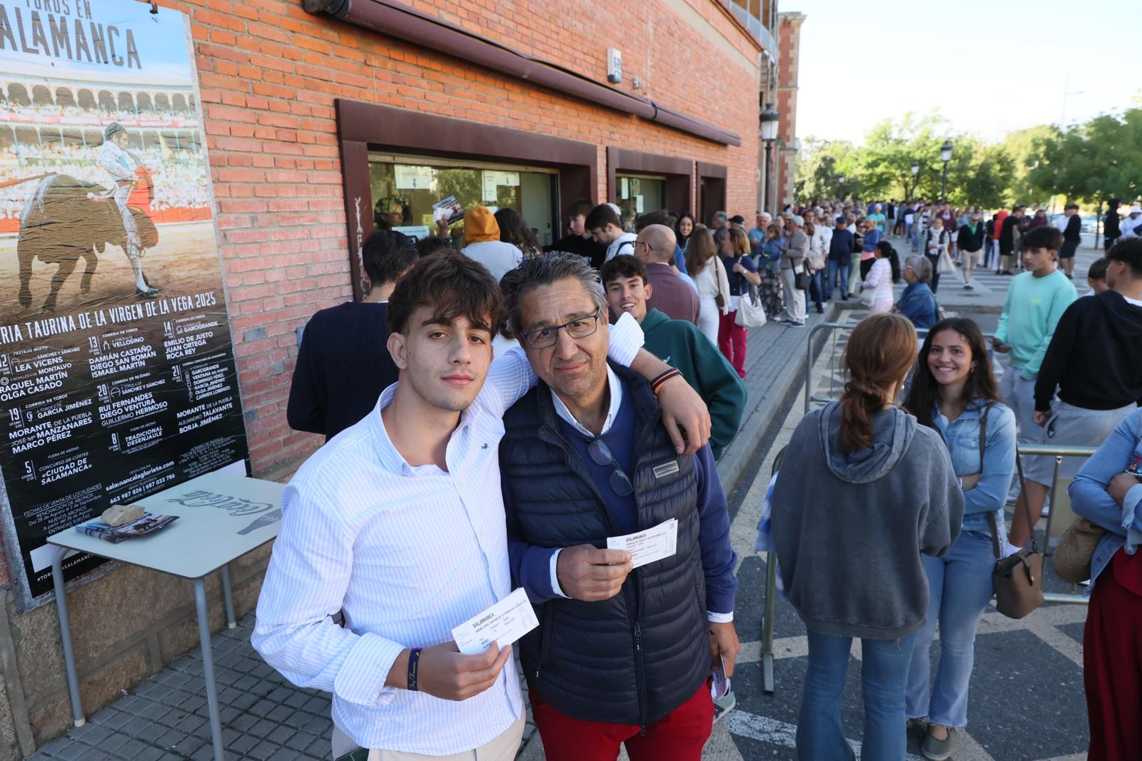 Locura en La Glorieta para conseguir entradas para la Feria taurina