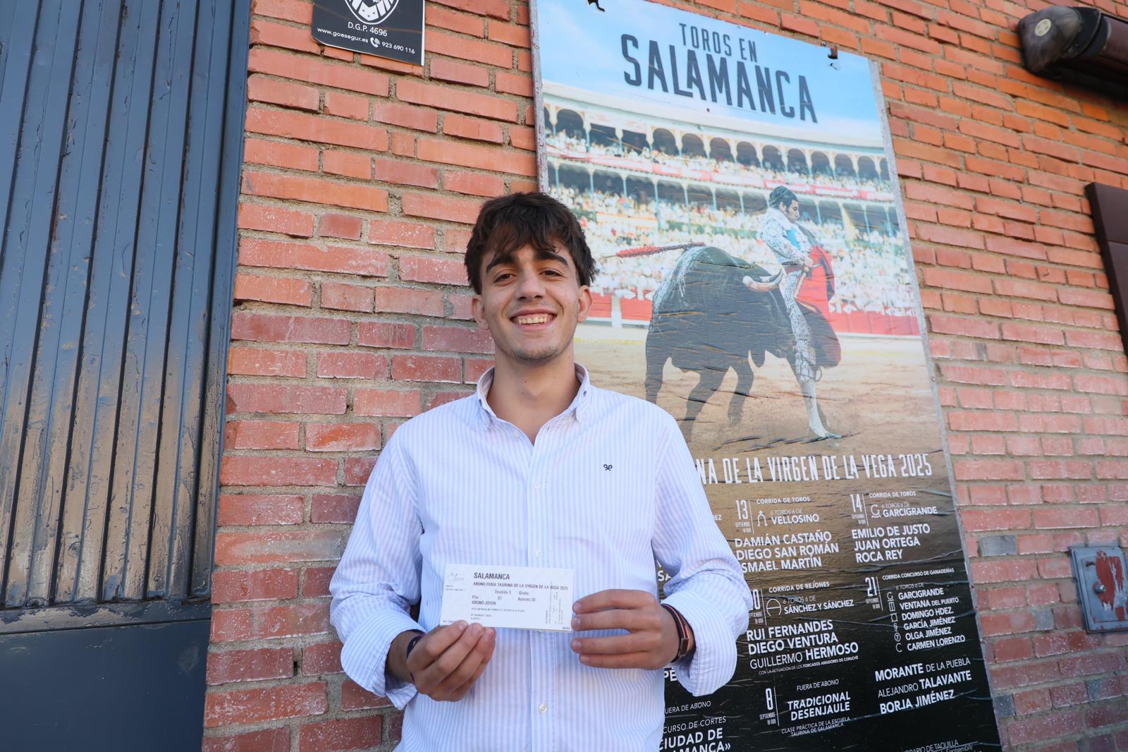 Locura en La Glorieta para conseguir entradas para la Feria taurina