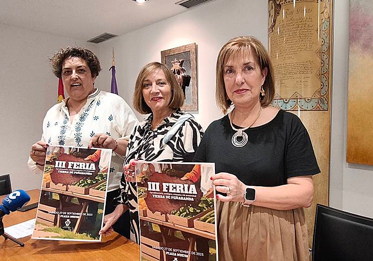 Patro Macías, Carmen Ávila y Sonsoles Núñez durante la presentación de la feria.