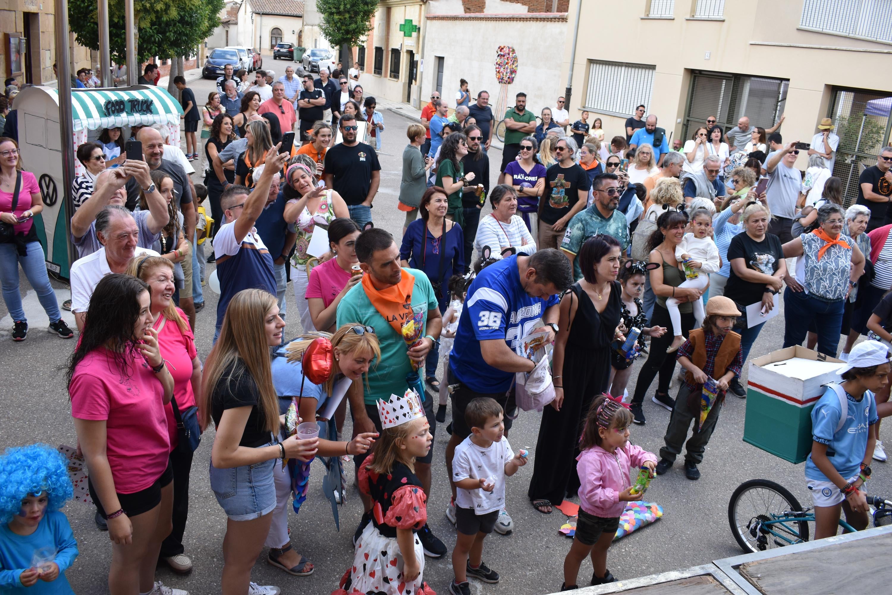 Color, originalidad y mucha diversión en La Vellés