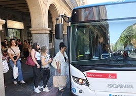 El Ejecutivo autonómico llegó a emitir unas 400 tarjetas en formato físico pero esta semana anunció que se enviarán en formato digital a los usuarios.