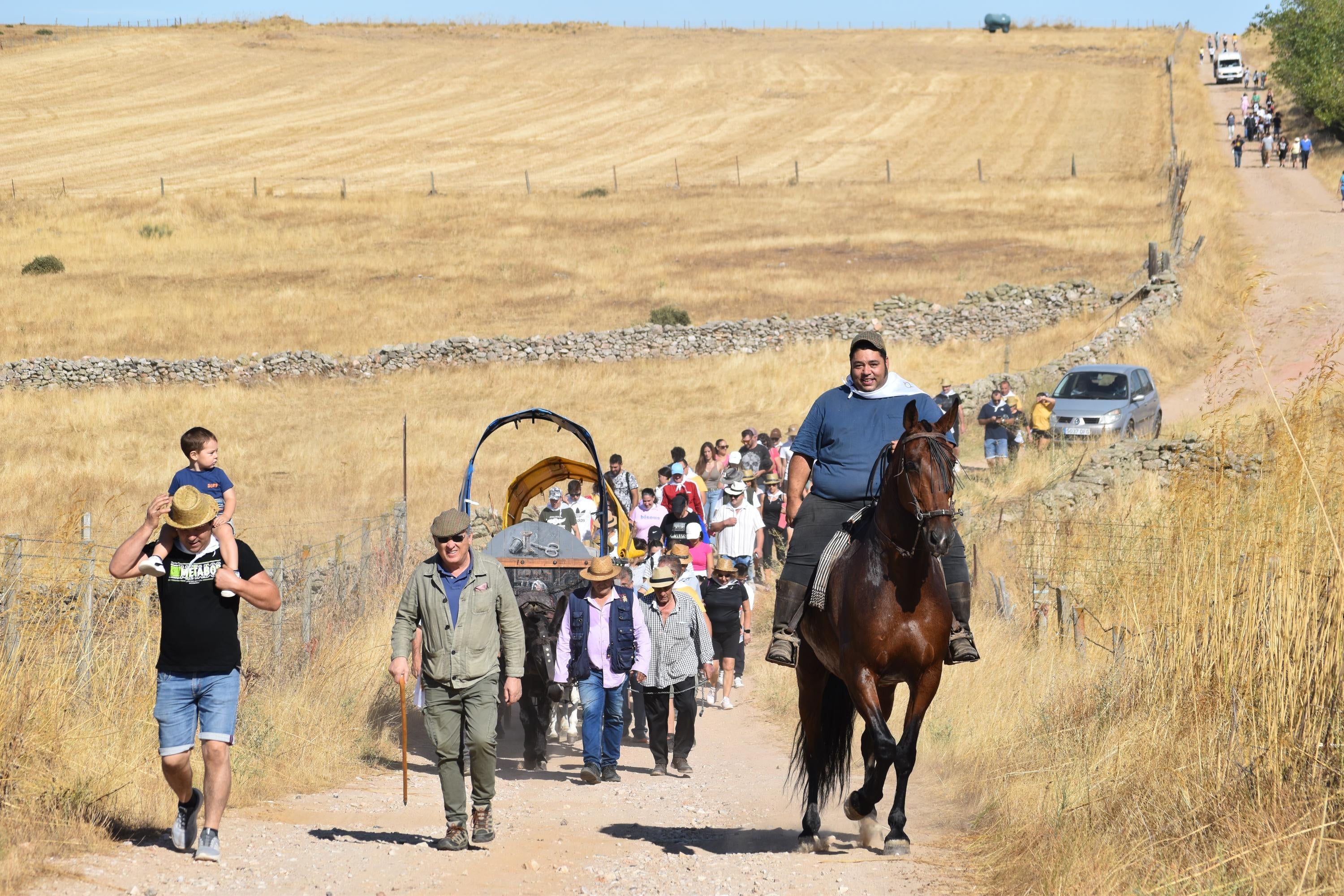 Unión y esperanza con la primera piedra para recuperar la antigua ermita de la Cuesta de San Pelayo