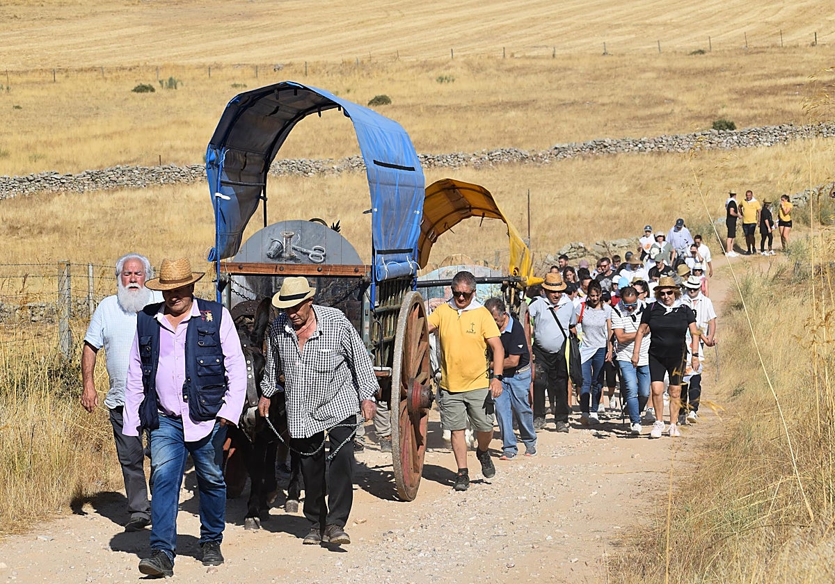 Unión y esperanza con la primera piedra para recuperar la antigua ermita de la Cuesta de San Pelayo