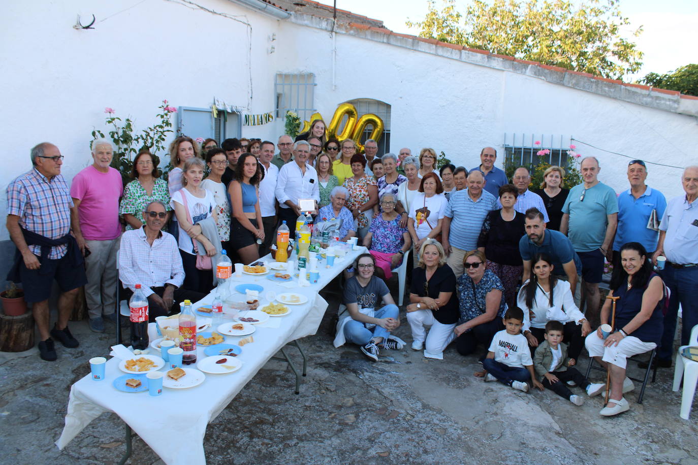 Berrocal de Salvatierra felicita a Paulina Ramos por su centenario