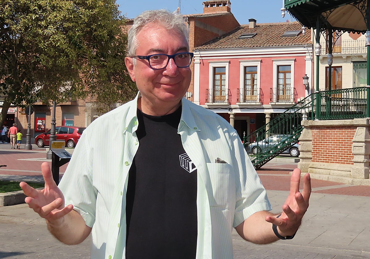 El reconocido mago Paulino Gil Rodrigo en Peñaranda de Bracamonte.