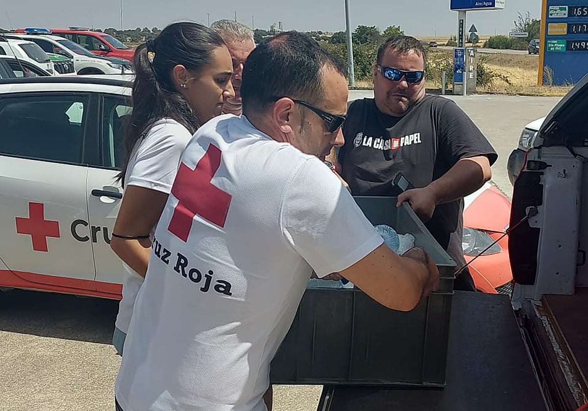 José Ángel Mota realizando sus funciones como voluntario en Cipérez