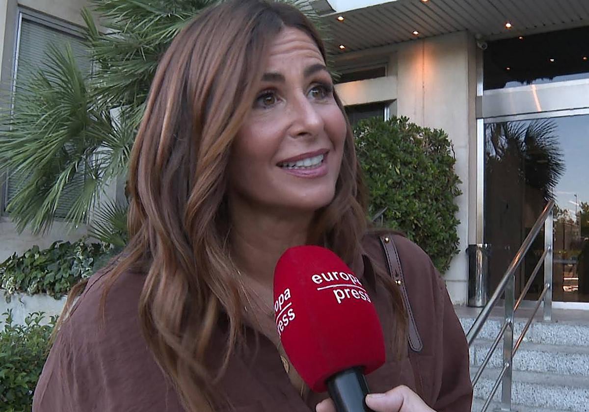 Nuria Roca, ante el micrófono de Europa Press.