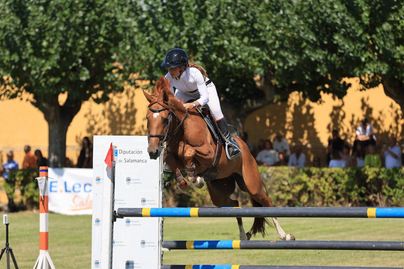 Ambientazo en la primera jornada de un concurso de saltos que enamora a Salamanca