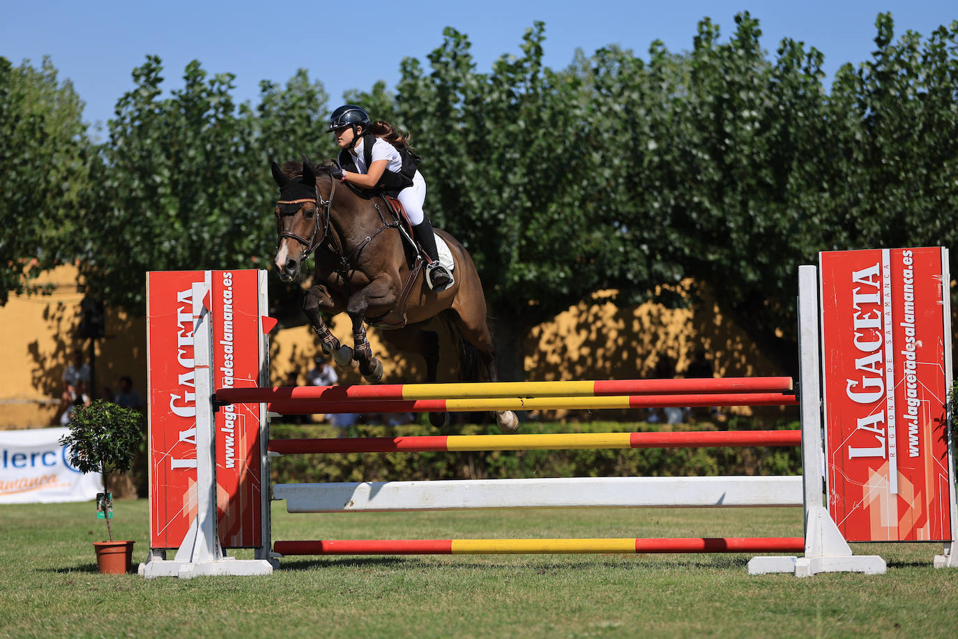 Ambientazo en la primera jornada de un concurso de saltos que enamora a Salamanca