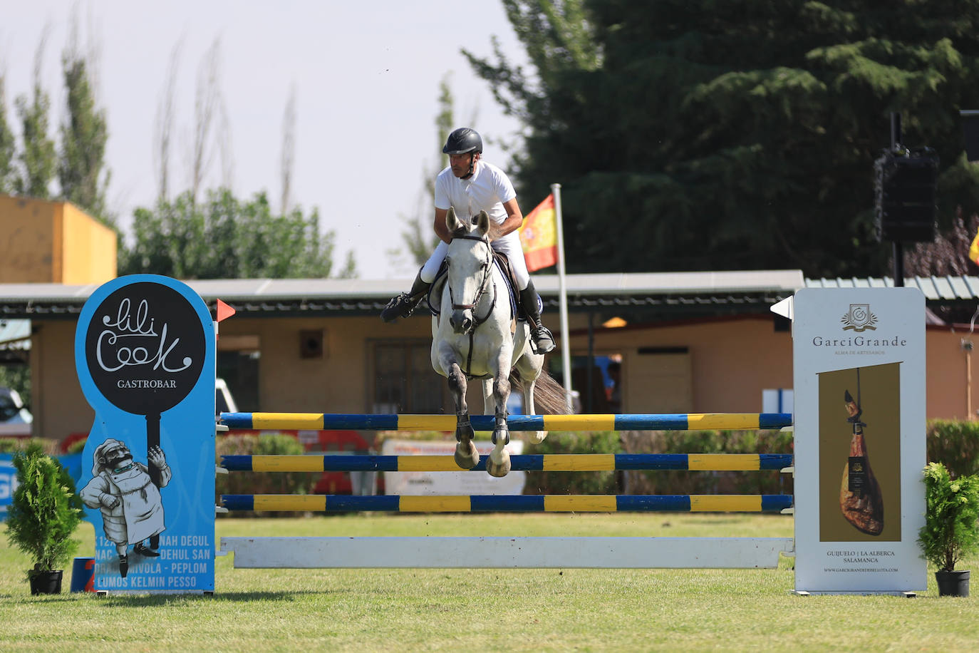 Ambientazo en la primera jornada de un concurso de saltos que enamora a Salamanca