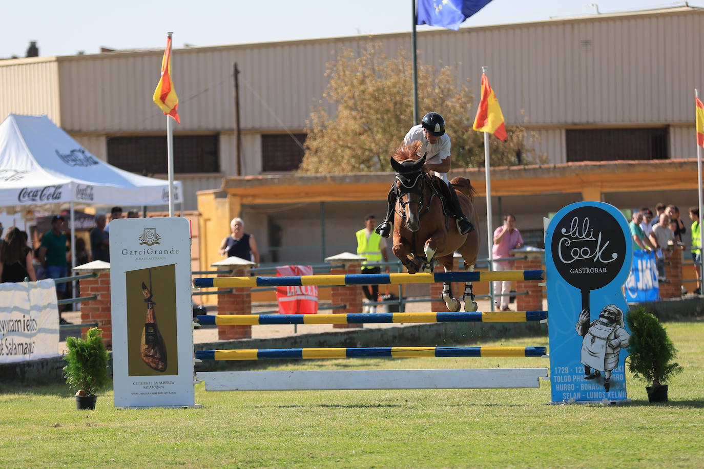 Ambientazo en la primera jornada de un concurso de saltos que enamora a Salamanca