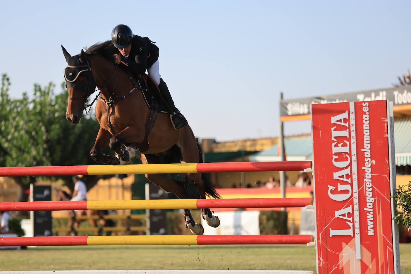 Ambientazo en la primera jornada de un concurso de saltos que enamora a Salamanca