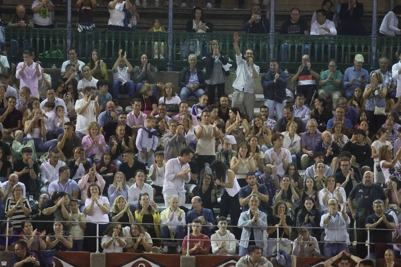 Las mejores imágenes del espectacular concurso de recortes que abrió la Feria en La Glorieta