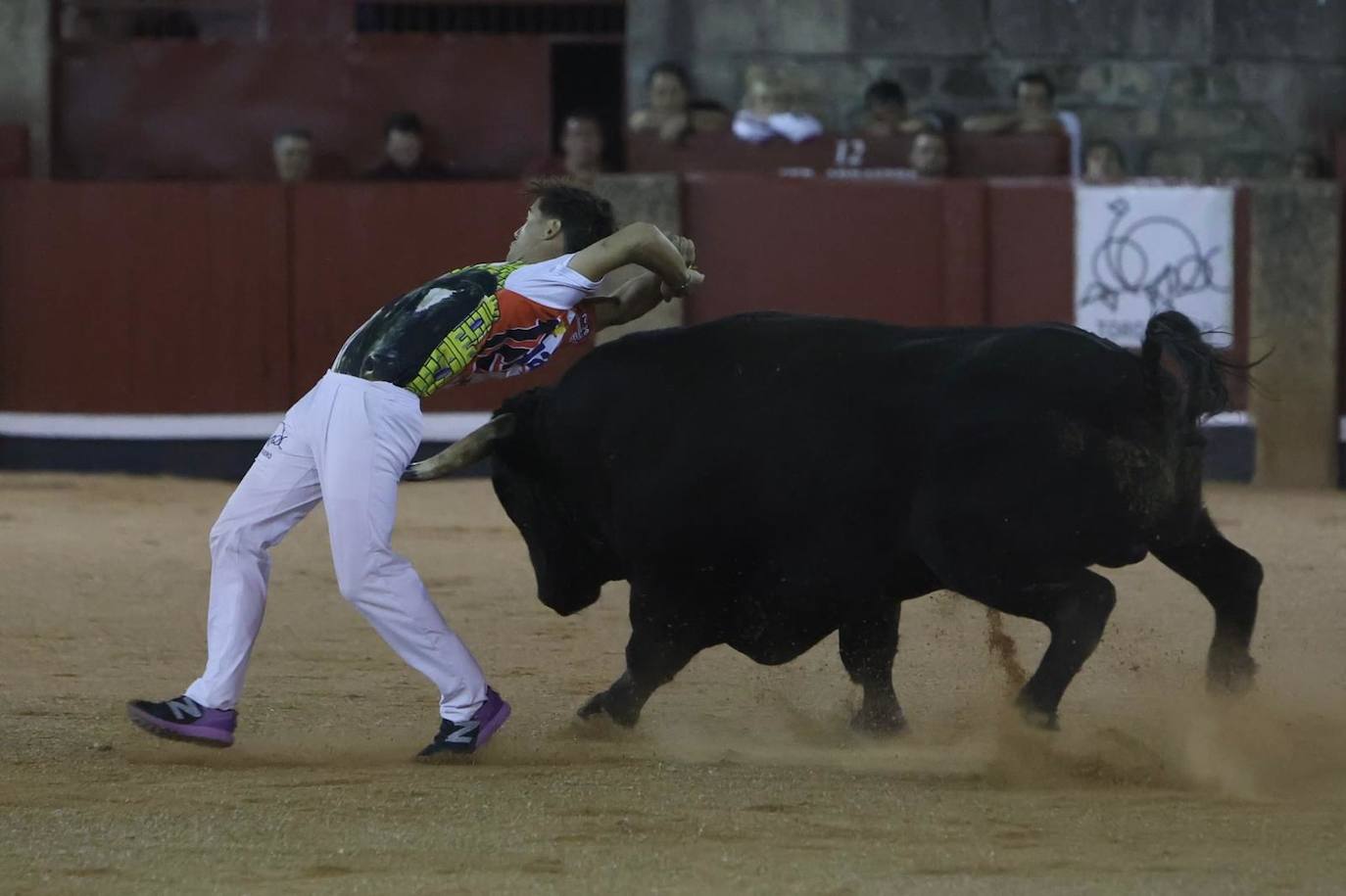 Las mejores imágenes del espectacular concurso de recortes que abrió la Feria en La Glorieta