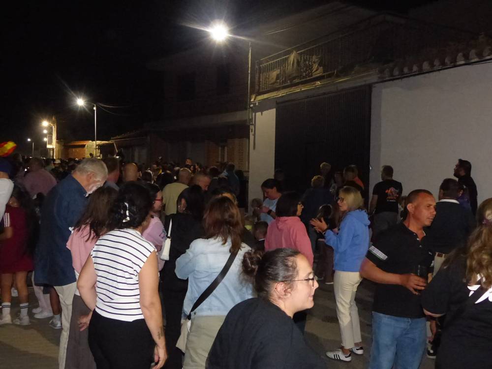 Gran despliegue de originalidad en el desfile de peñas de Villoria