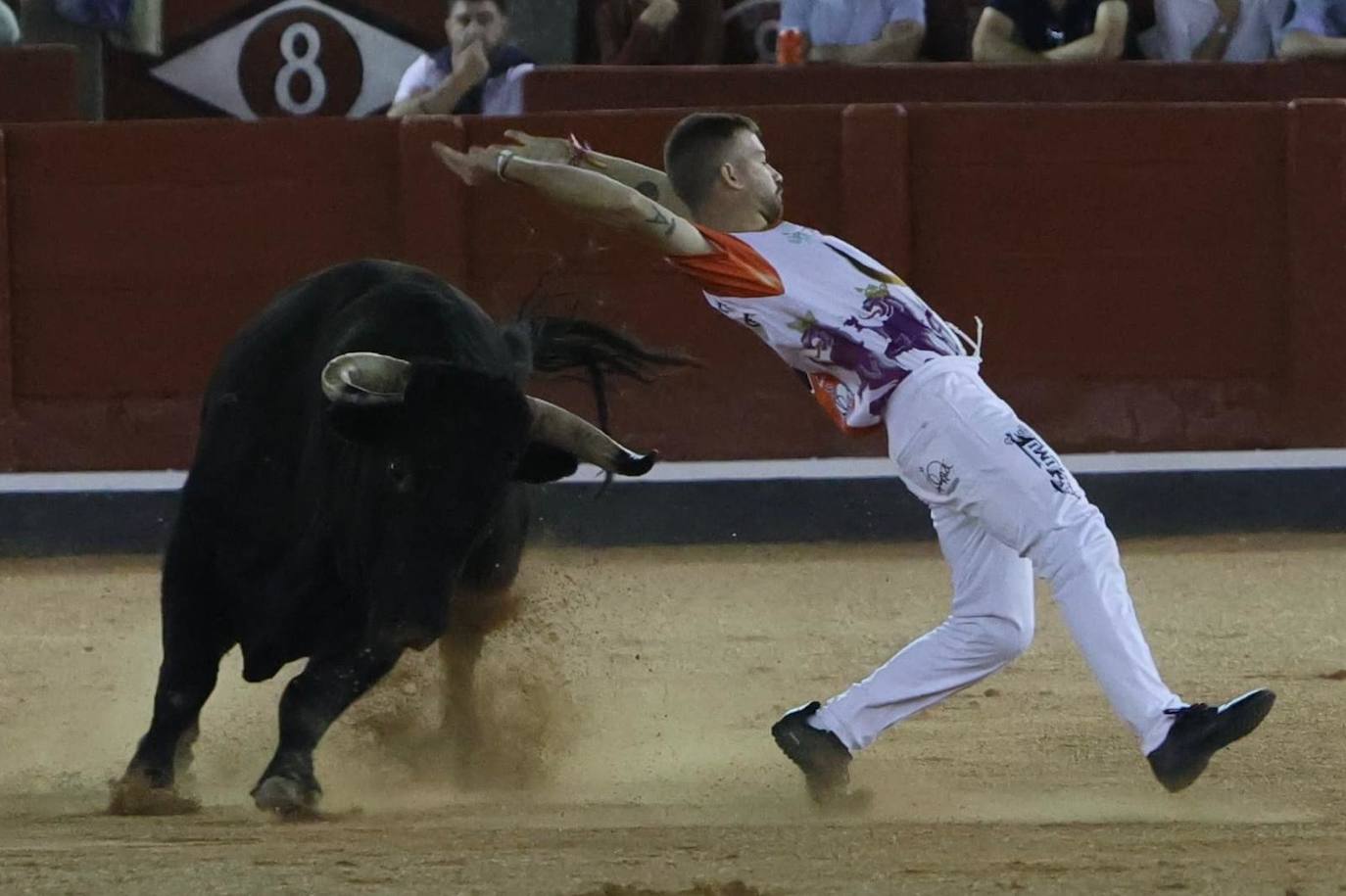 Las mejores imágenes del espectacular concurso de recortes que abrió la Feria en La Glorieta