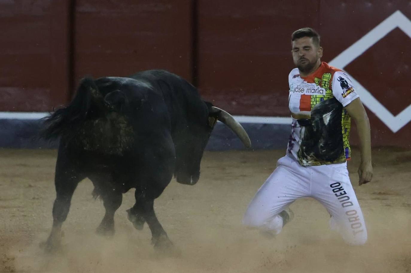 Las mejores imágenes del espectacular concurso de recortes que abrió la Feria en La Glorieta