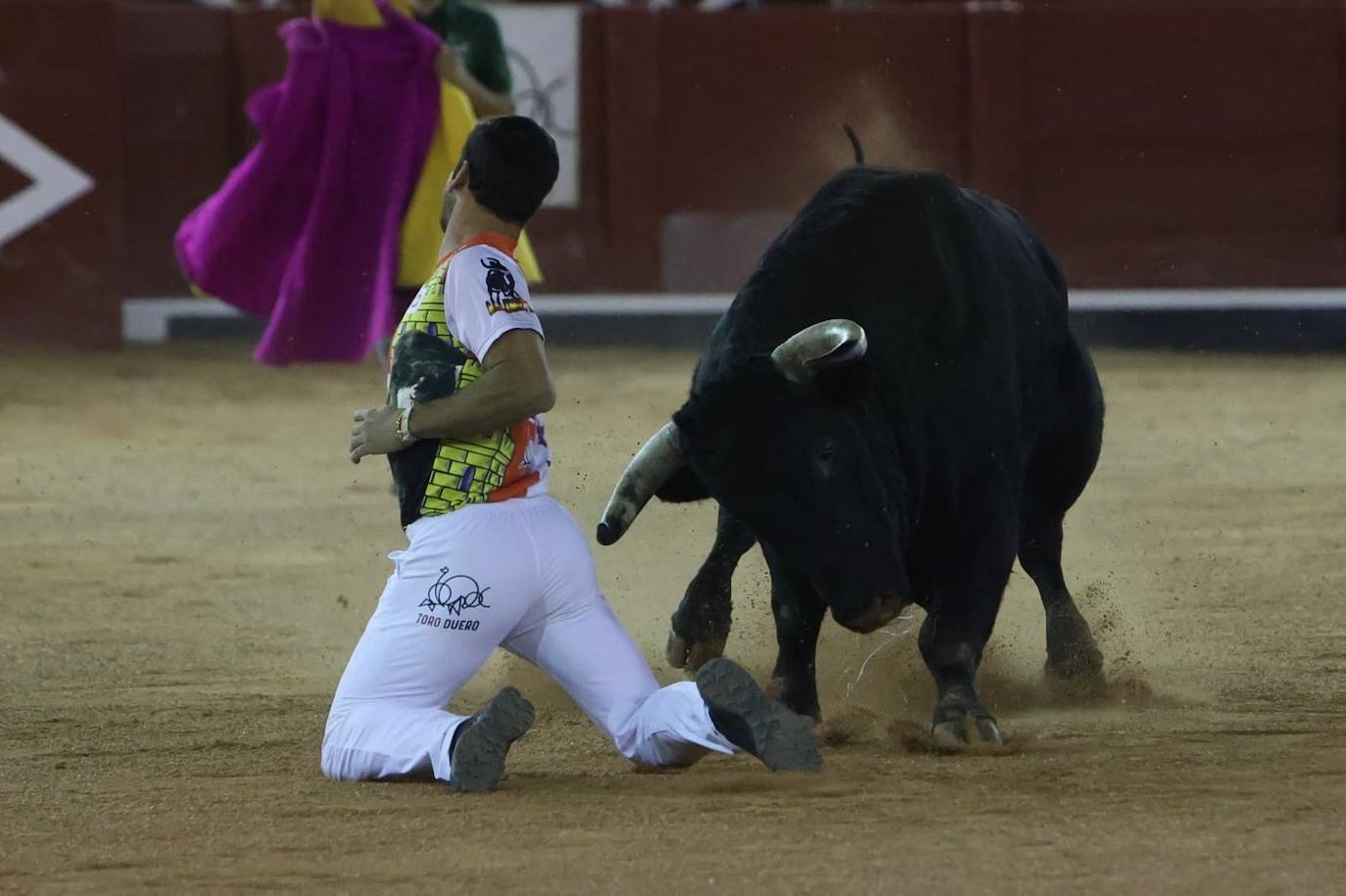 Las mejores imágenes del espectacular concurso de recortes que abrió la Feria en La Glorieta