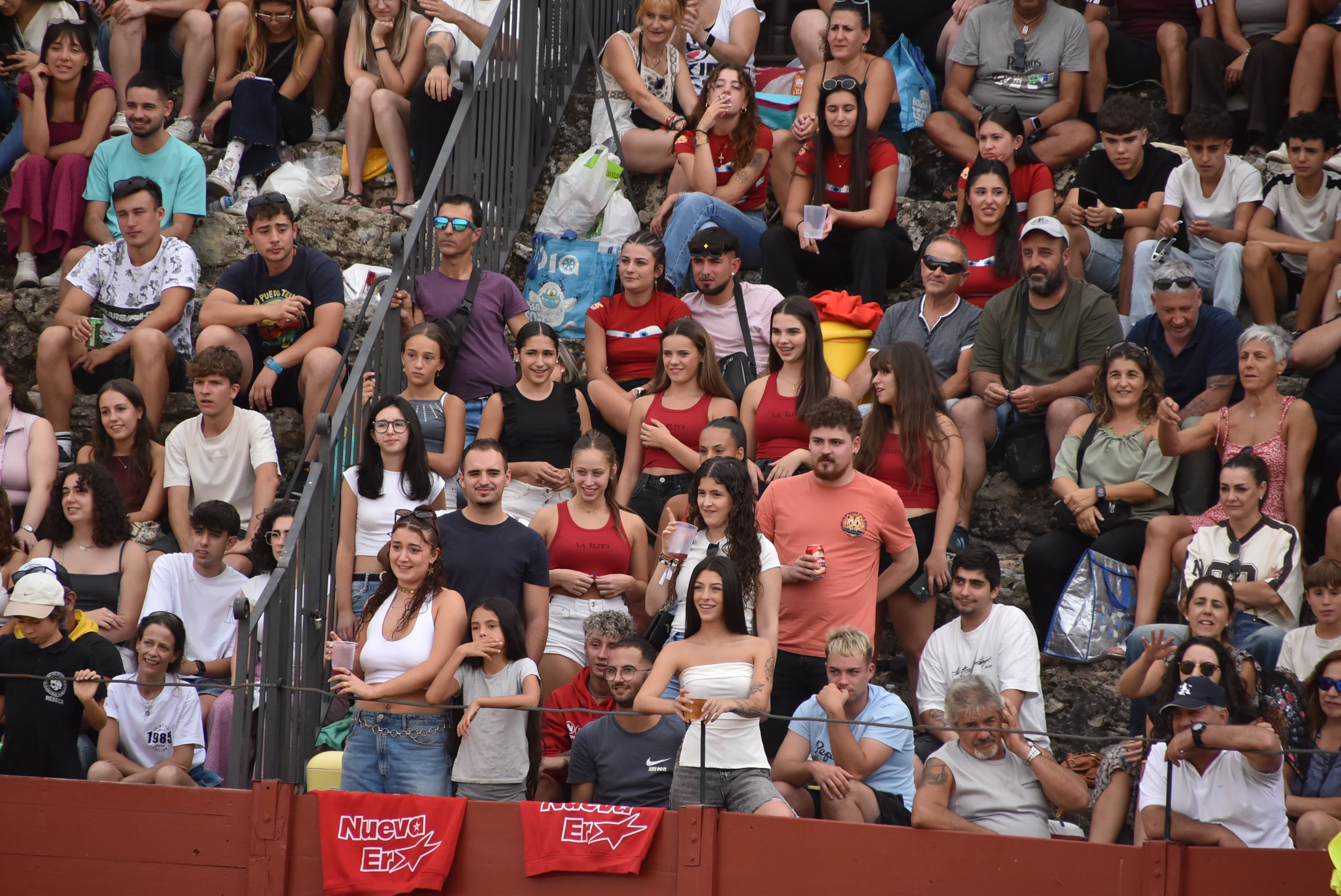 La peña &#039;El lokal&#039; gana las pruebas del Humor Amarillo en la plaza de toros de Béjar