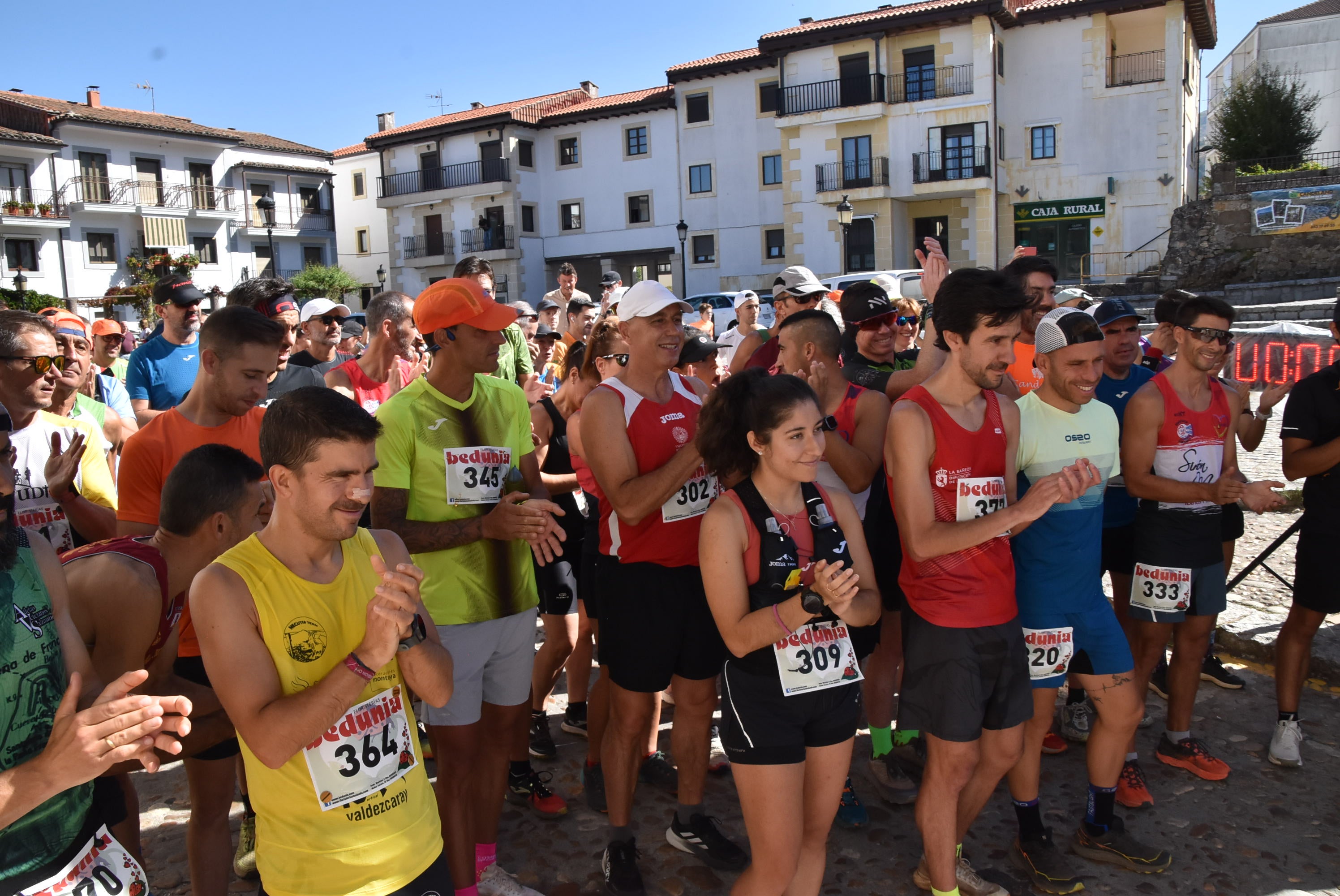Álvaro García y Verónica Sánchez ganan en la Arrebatacapas de Candelario