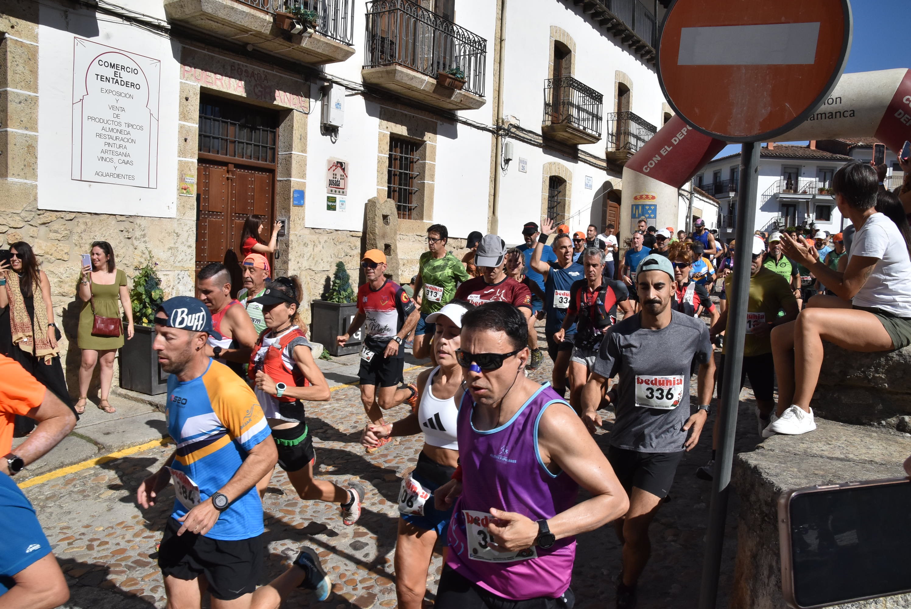Álvaro García y Verónica Sánchez ganan en la Arrebatacapas de Candelario