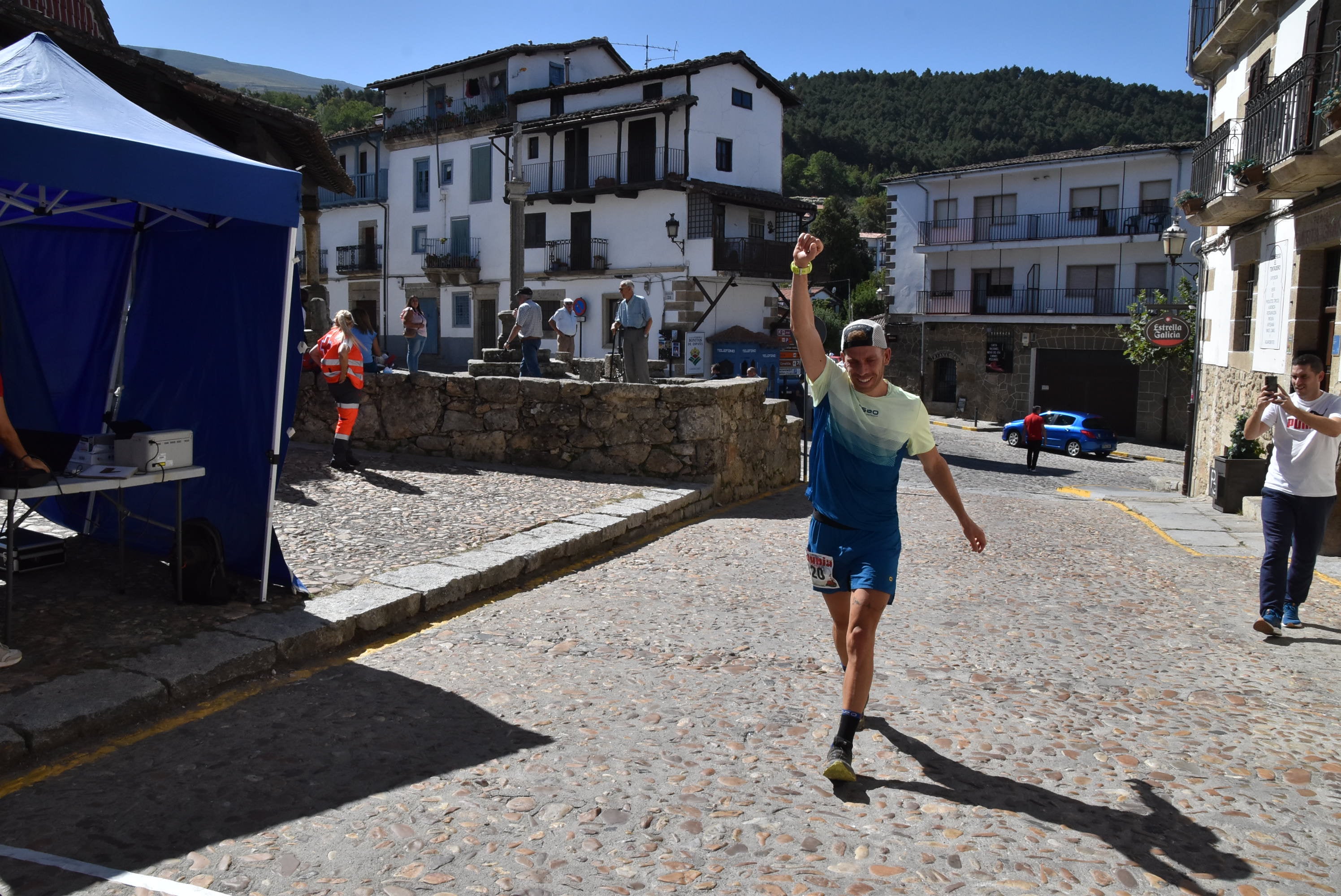 Álvaro García y Verónica Sánchez ganan en la Arrebatacapas de Candelario