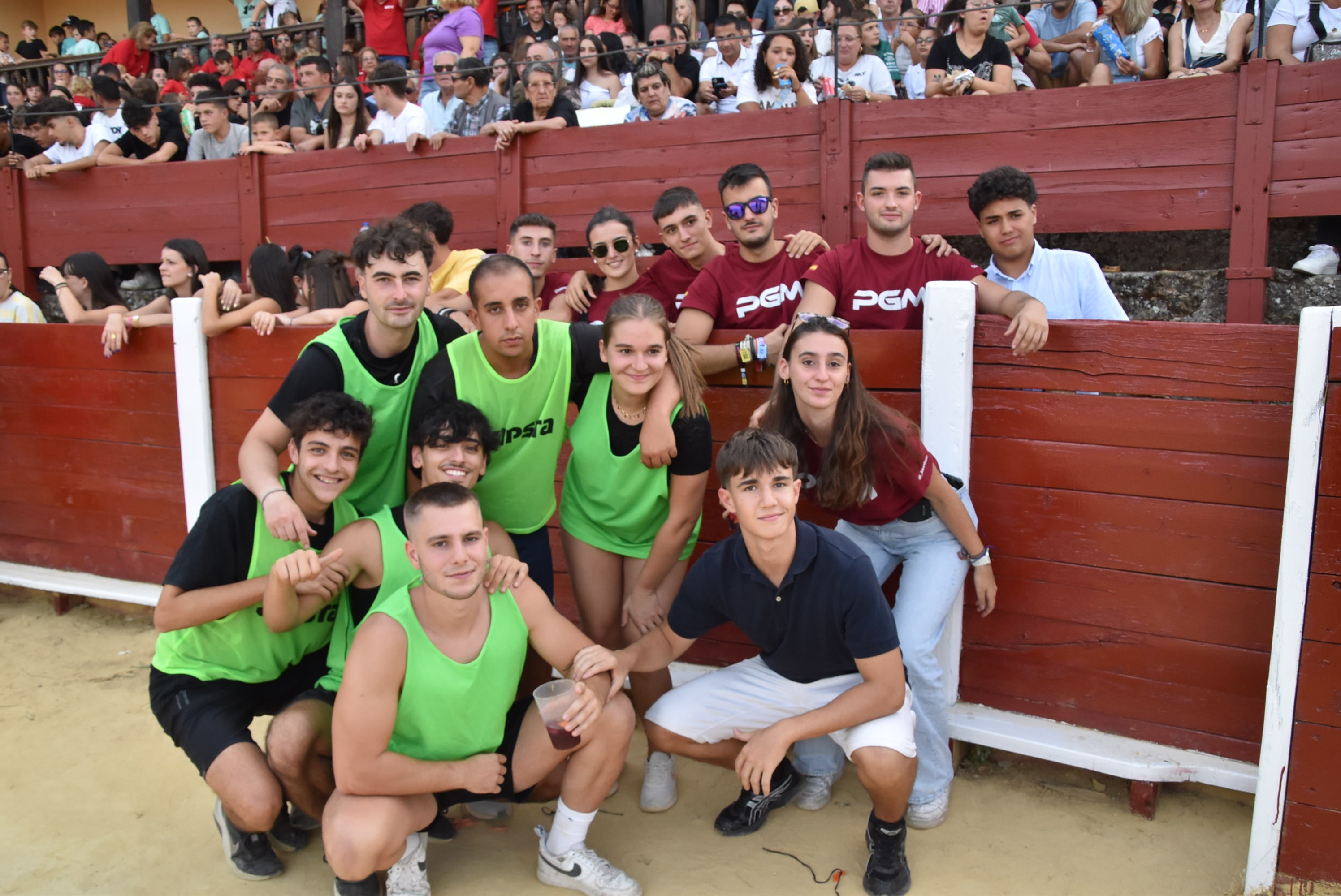 La peña &#039;El lokal&#039; gana las pruebas del Humor Amarillo en la plaza de toros de Béjar