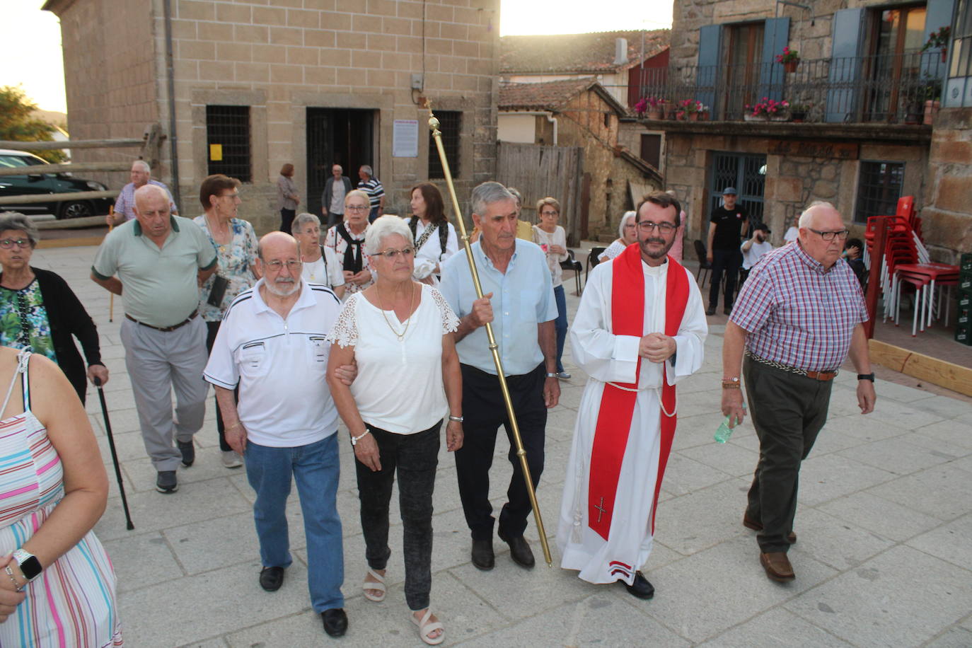El Cristo de la Piedad sube a la iglesia en Puerto de Béjar