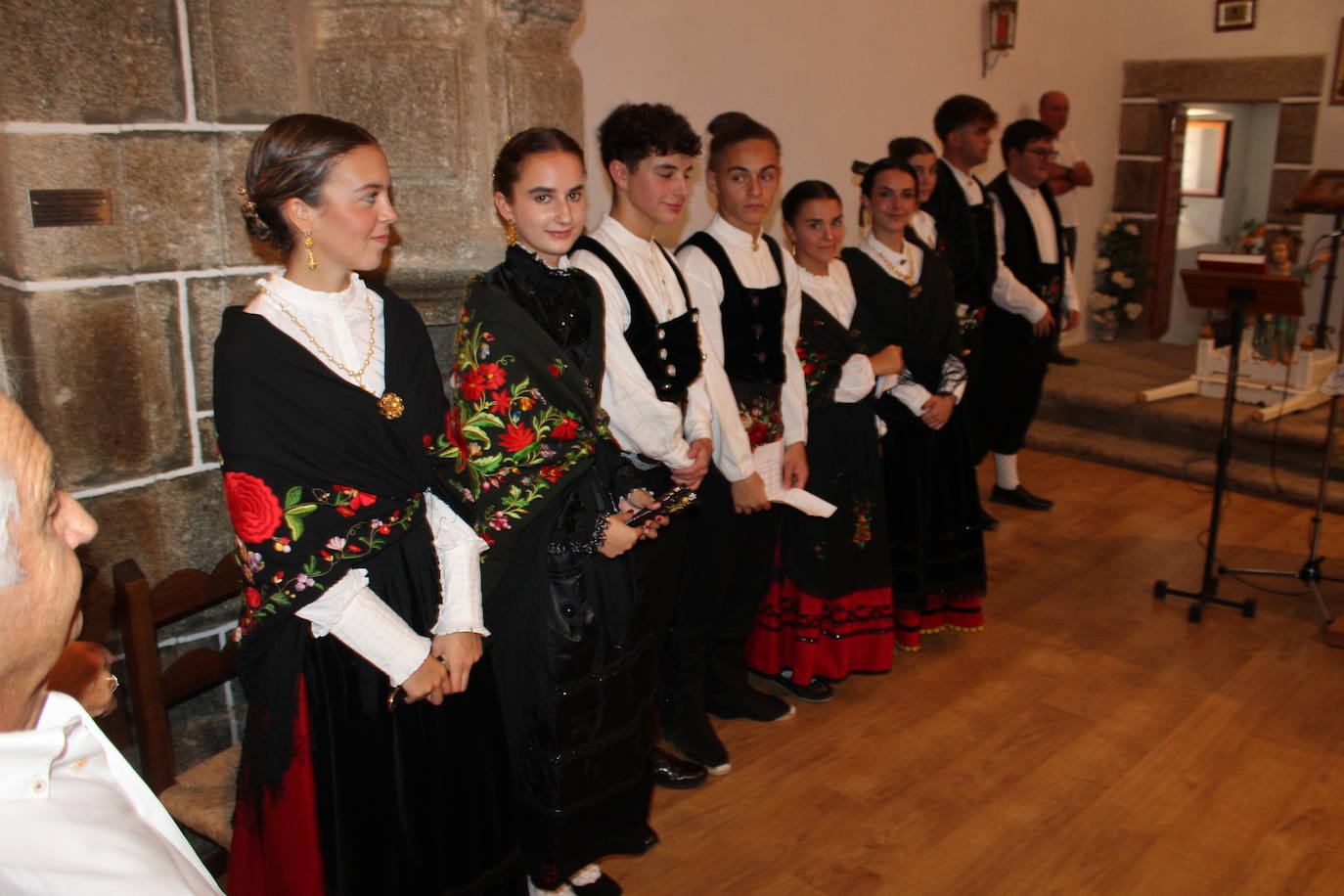 Los quintos protagonizan el día de fiesta en Gallegos de Solmirón