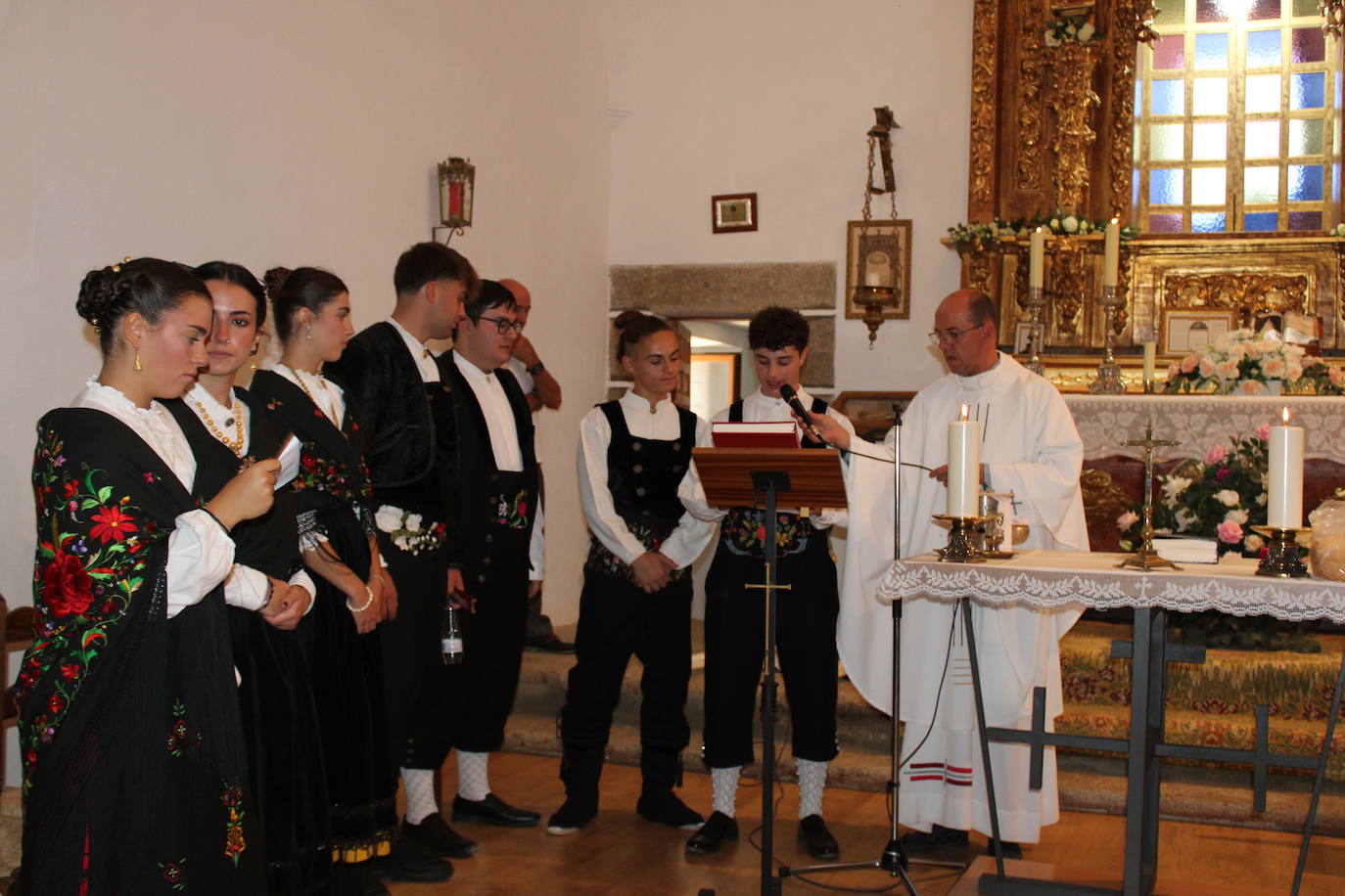 Los quintos protagonizan el día de fiesta en Gallegos de Solmirón